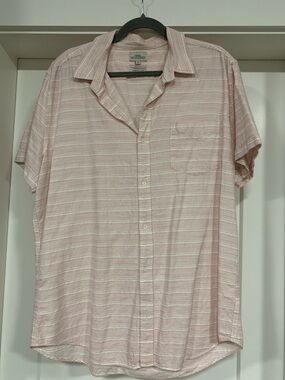 Men’s  Light Pink Short-Sleeve Striped Button-Down Shirt